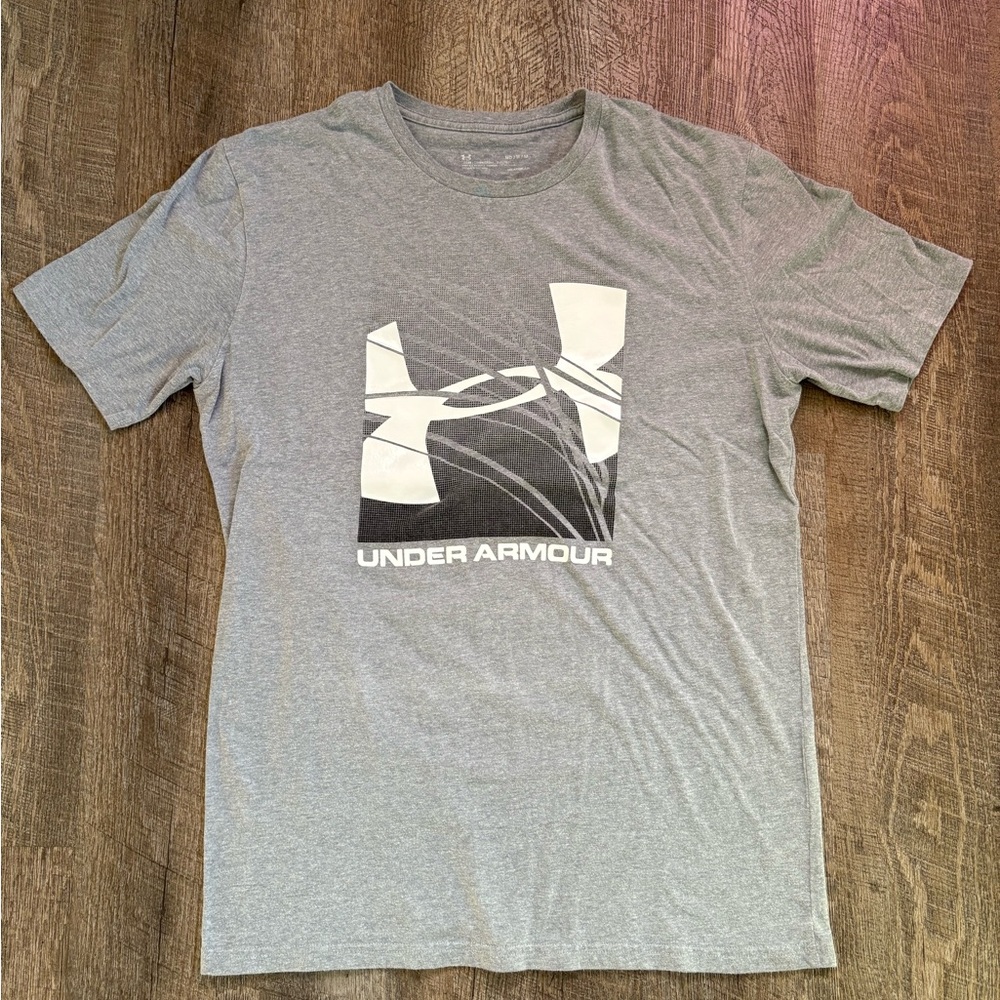 Under Armour Light Gray Men's Short Sleeve Tee